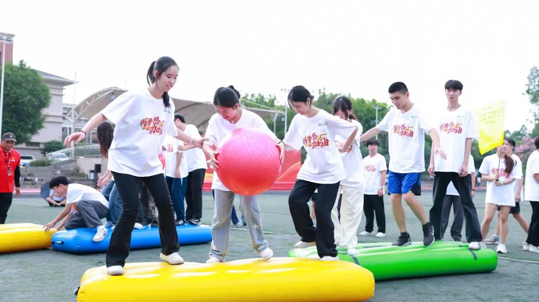 新易学博启2025届春季高考誓师大会